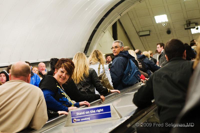 20090410_183736_D300 P1.jpg - London Underground